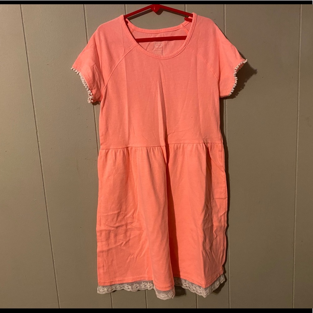 Dress with lace trim